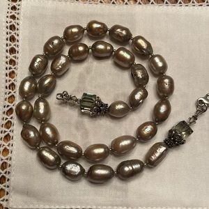 Ring freshwater pearls necklace in silvery gray